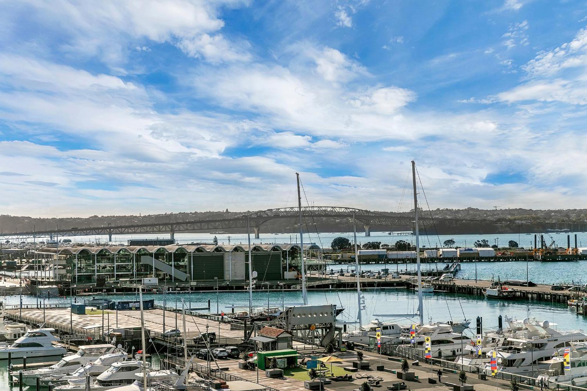 Penthouse Crown Apartment Оукланд Екстериор снимка