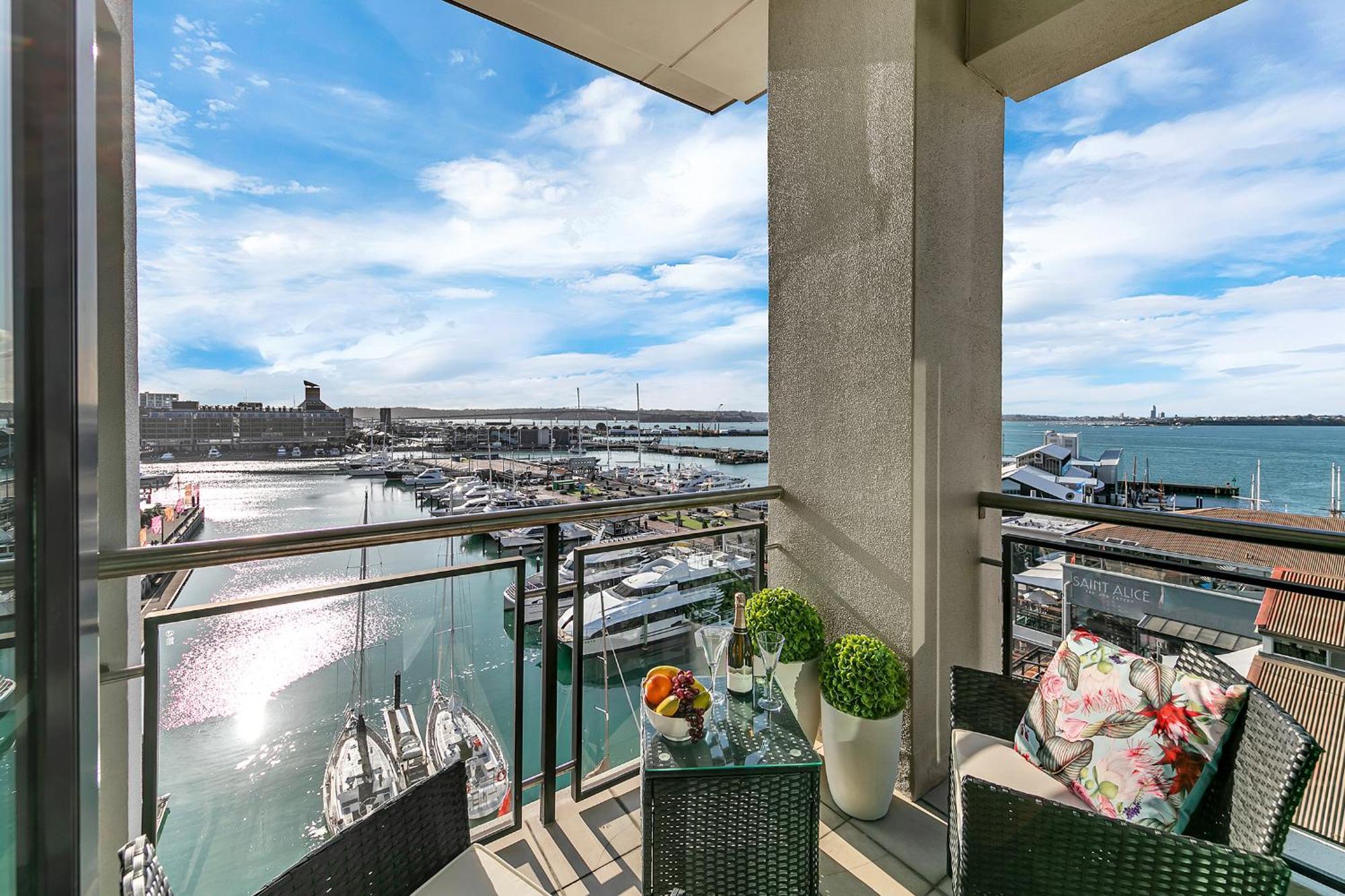 Penthouse Crown Apartment Оукланд Екстериор снимка
